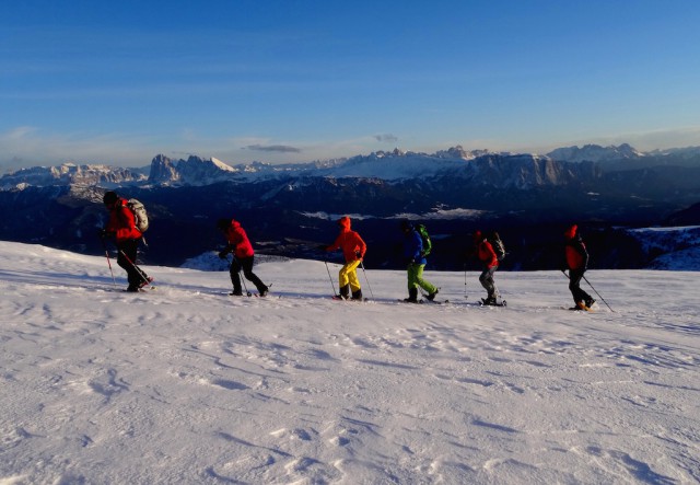 Die Villanderer Alm bietet Schneeschuhwanderern herrliche Ausblicke, Foto: www.alpinist.it