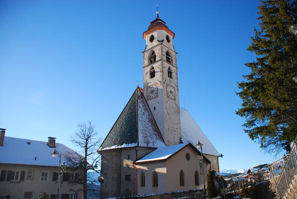 Die Pfarrkirche zu den Heiligen Ulrich und Wolfgang wurde vor über 500 Jahren errichtet. - Foto: Helene Thaler
