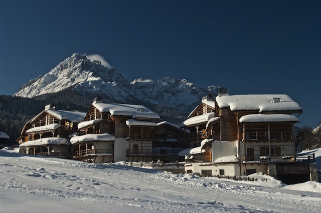 Liegt mitten in herrlicher Winterlandschaft: Post Alpina; Foto Marco Santini