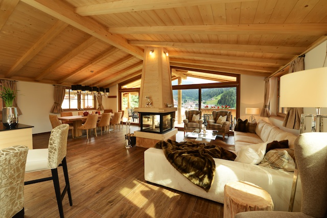 Luxus auf drei Etagen: Pine Lodge in Wolkenstein; Foto: Pine LOdge