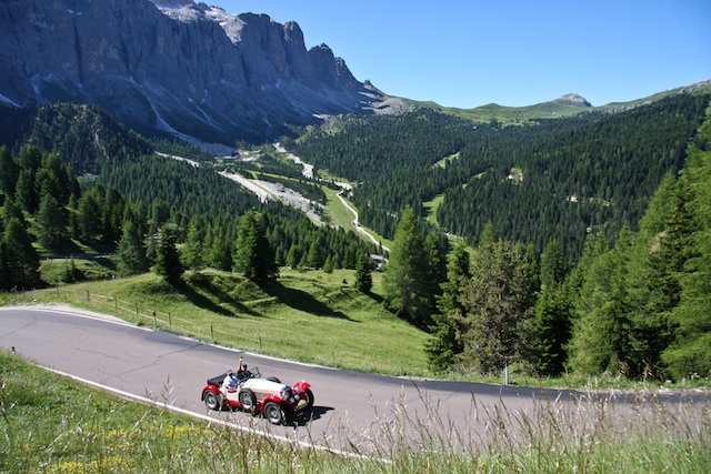 Die Dolomitenrunde der 30. „Südtirol Classic Schenna“ verläuft 300 Kilometer über die schönsten Pass-Straßen. Bildnachweis: Tourismusverein Schenna
