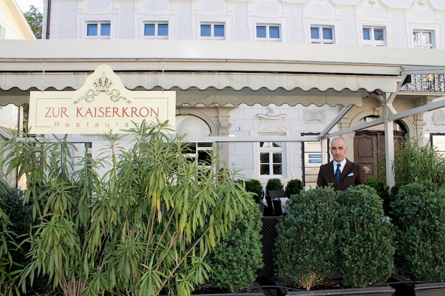 Wer Spargel auf höchsten Niveau genießen möchte, kommt in Bozen nicht am Restaurant „Kaiserkron“ von Roberto Wieser vorbei, Foto, Heiner Sieger